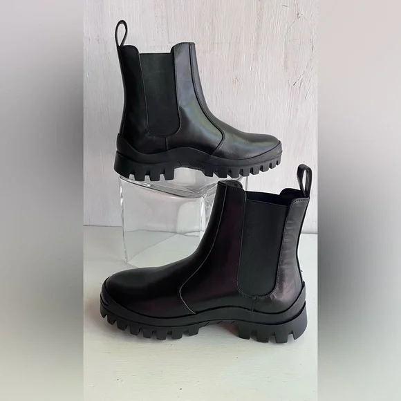 🔴SOLD🔴 THE ROW Greta Lug Sole Winter Chelsea Boot- Black - Picture 7 of 16